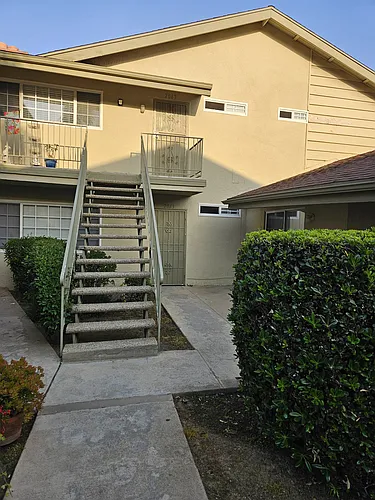 2067 E Evergreen St #2067 Photo 1