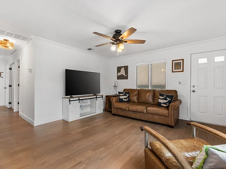 35 Washington Heights Ave — Photo 4