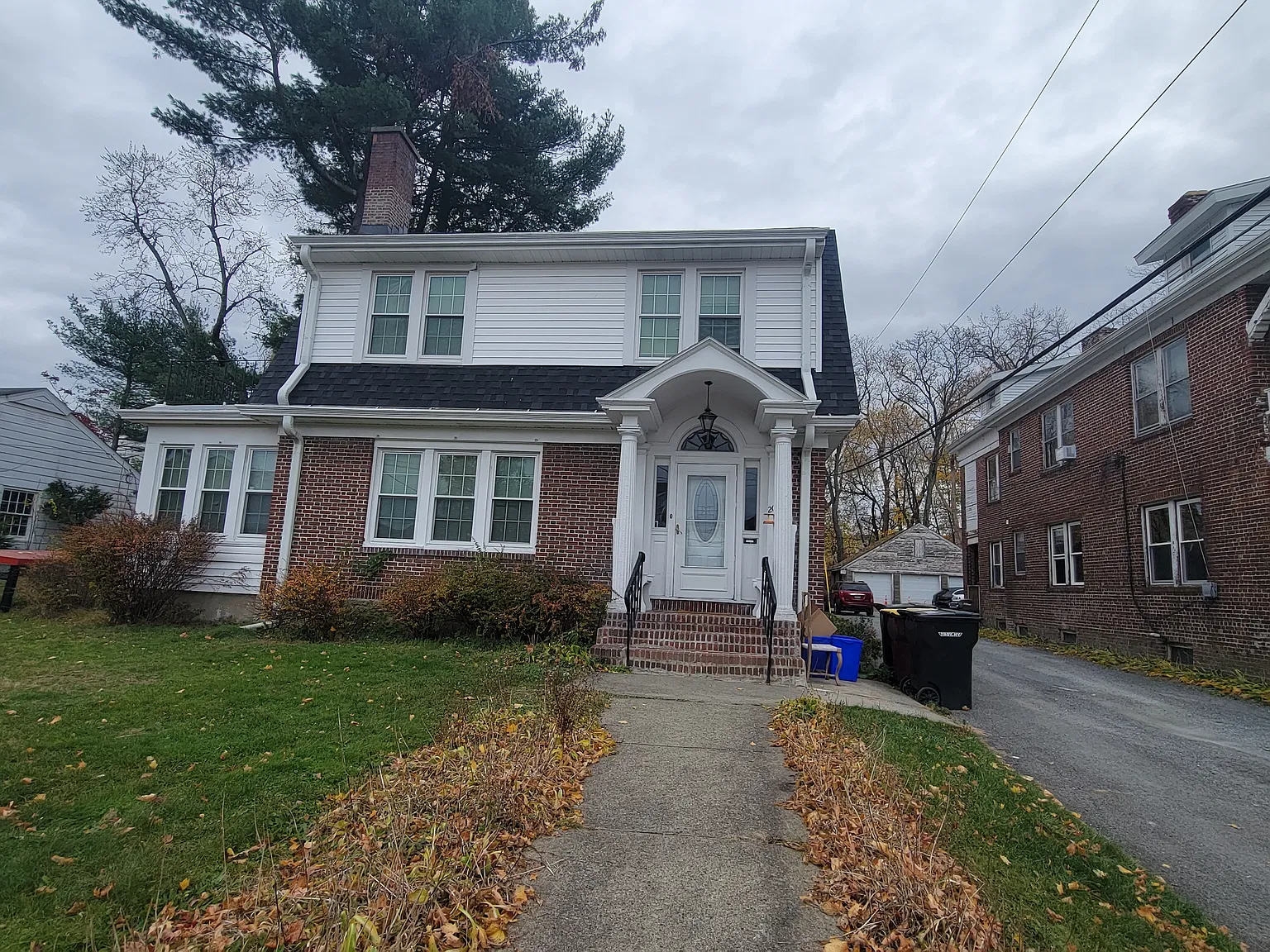 8 bed, 2500 sqft, $5,000 — Photo 1