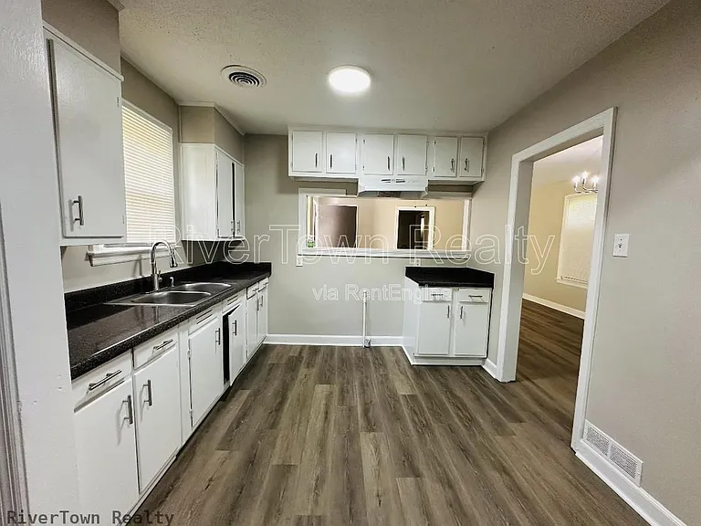 830 Marsh Ave — Photo 8