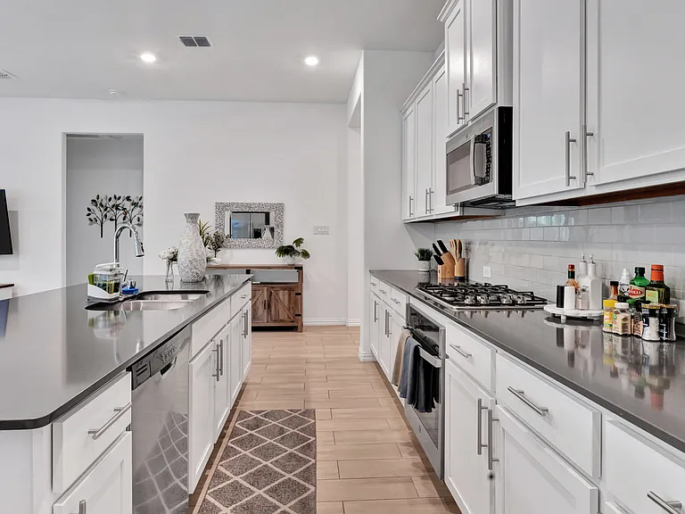 5317 Riverwalk Pkwy — Photo 10