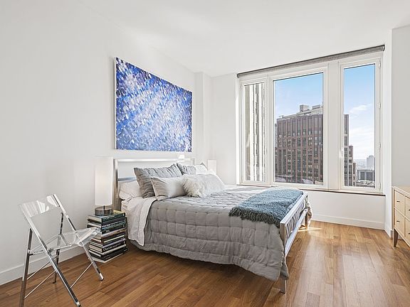 4th image of 15 William St APT 37E
