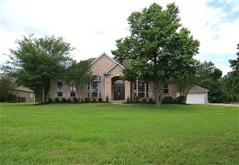 1st image of 2211 Blue Lake Dr