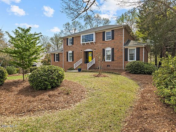 3rd image of 118 Epworth Drive