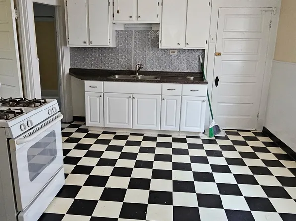 14 Marion St, Buffalo, NY 14207