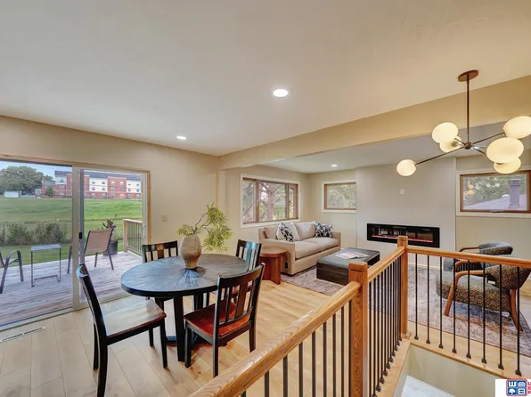 241 Wedgewood Dr, Lincoln, NE 68510