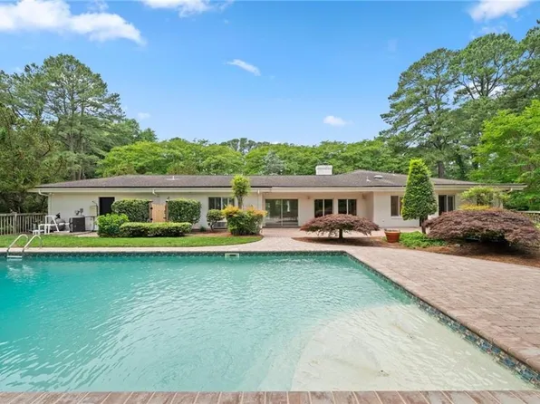 904 Cardinal Rd, Virginia Beach, VA 23451