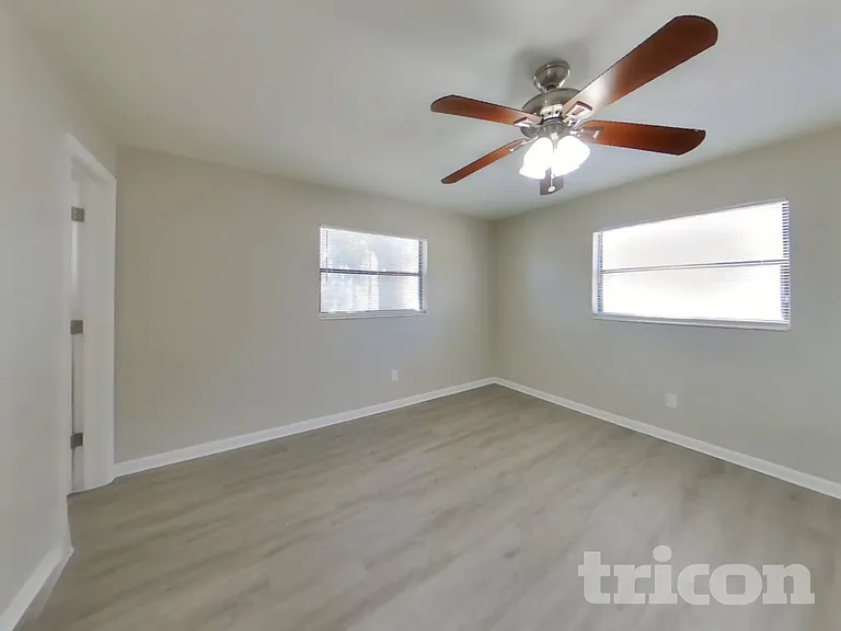 1122 Ibsen Ave — Photo 8