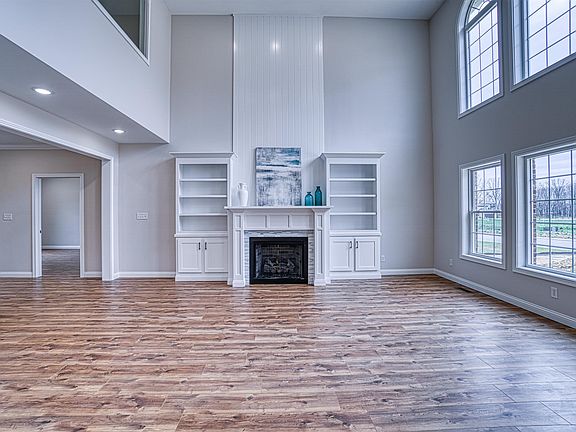 3rd image of 3523 Montgomery Ct