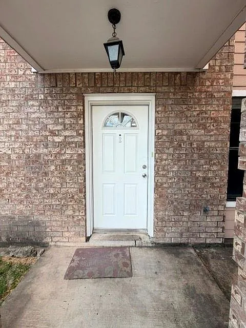 2 bed, 2.5 bath, 22270 sqft, $875 — Photo 2
