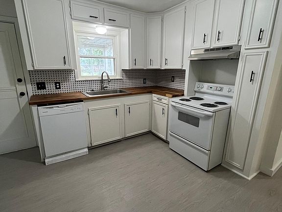 3rd image of 411 Rolling Acres Dr