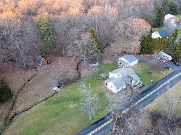 410 W Mountain Rd, Wind Gap, PA 18091