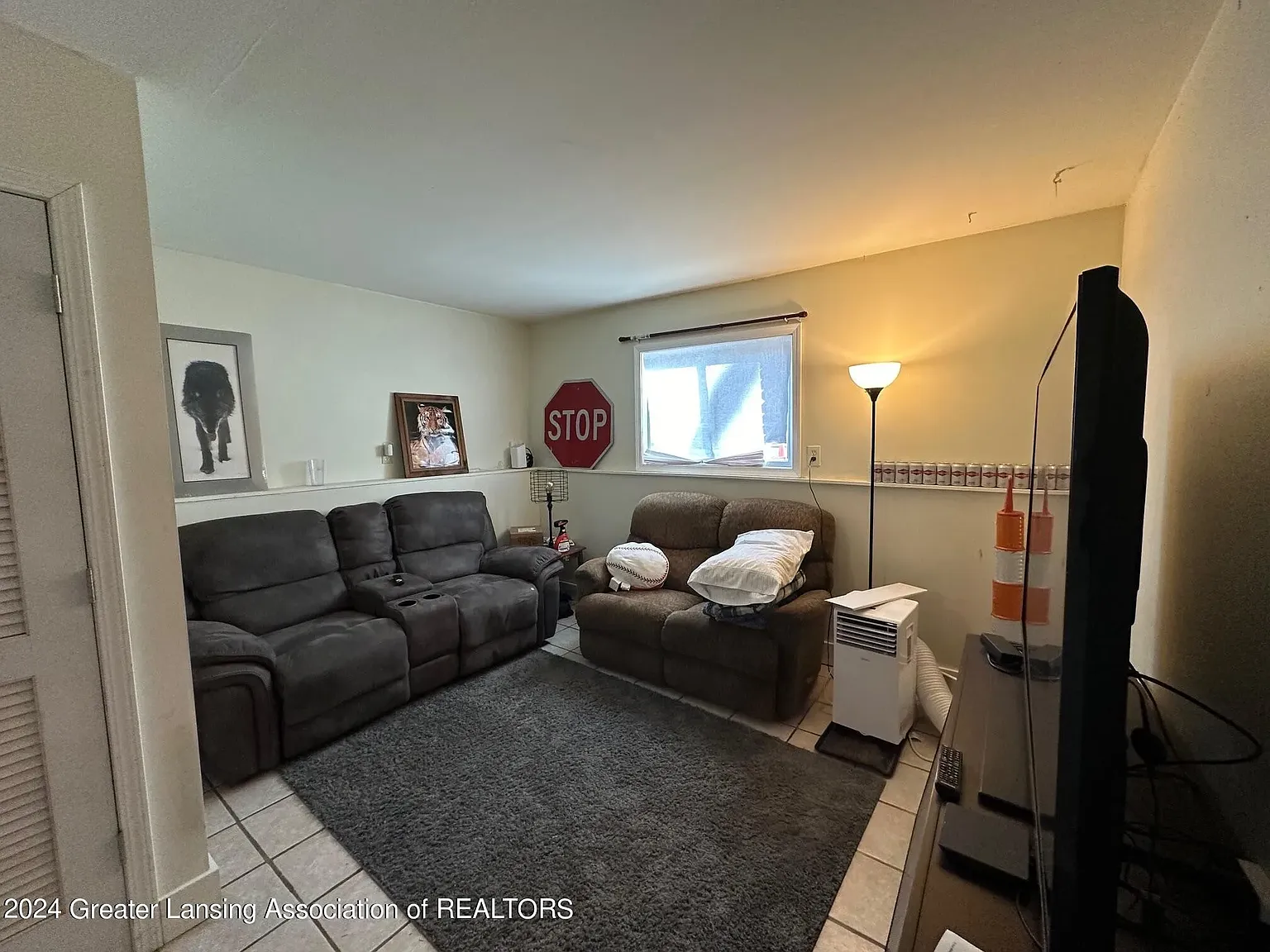 6 bed, 1728 sqft, $4,650 — Photo 2