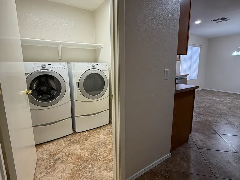11402 W Hutton Dr — Photo 15