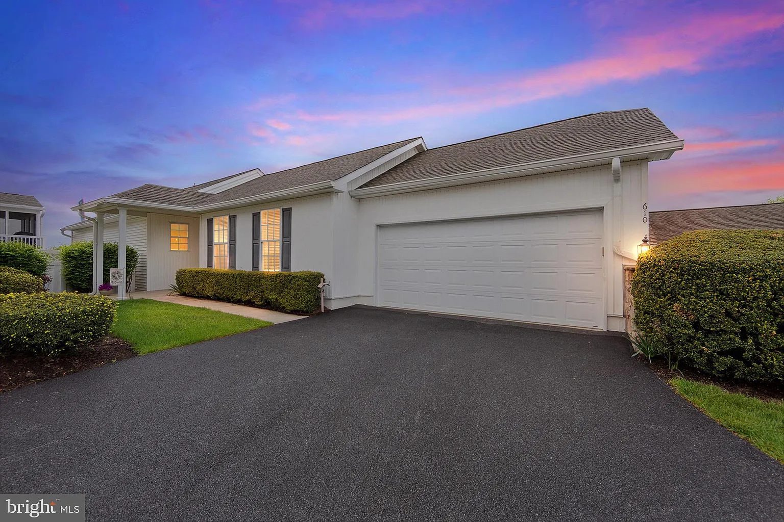 610 W Gray Fox Ln photo 1