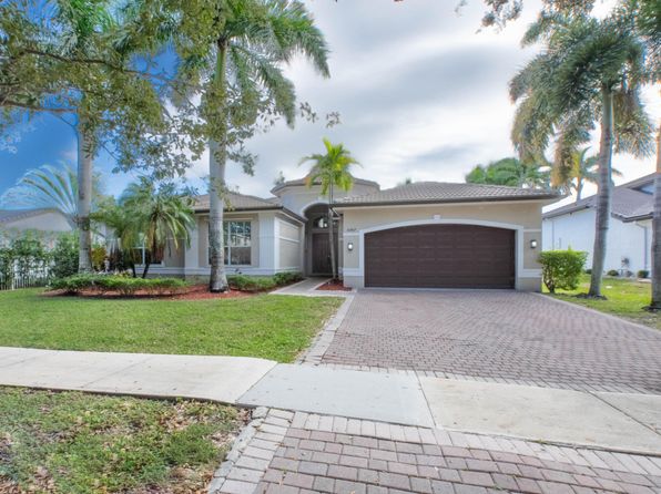 5207 SW 195th Ter