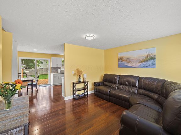 4th image of 442 Hilltop Dr