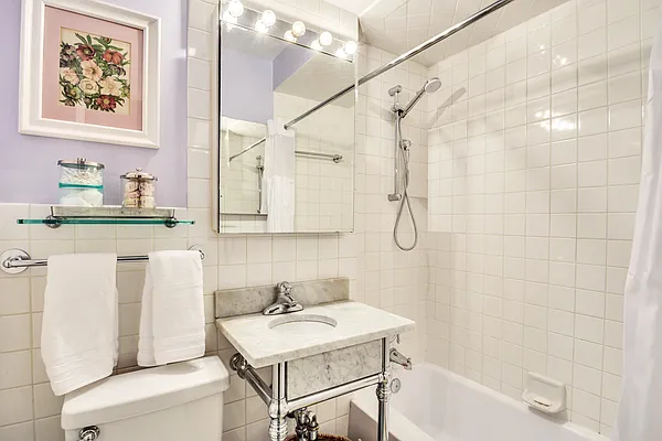 Sold by R New York | media 2