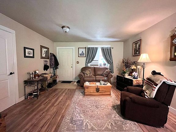 3rd image of 556 Dolomite Rd