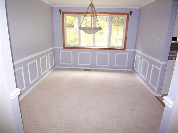 3rd image of 388 Carmell Dr