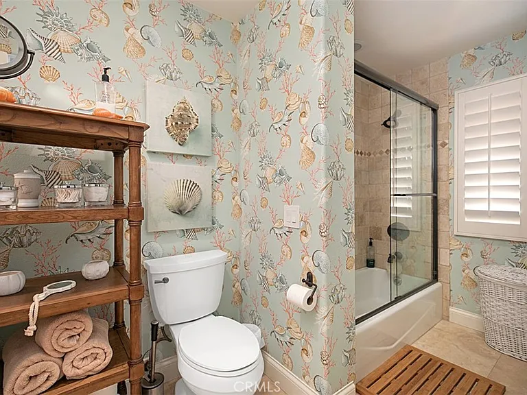 208 E Balboa Blvd — Photo 27