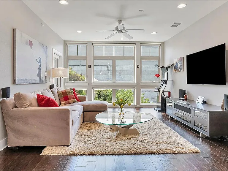 908 Nueces St #31 — Photo 10