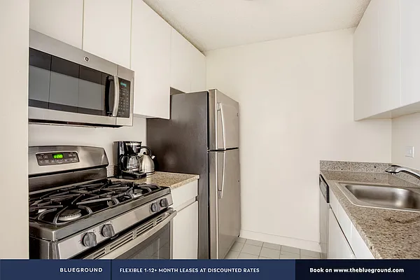 Rented by The Blueground | media 42