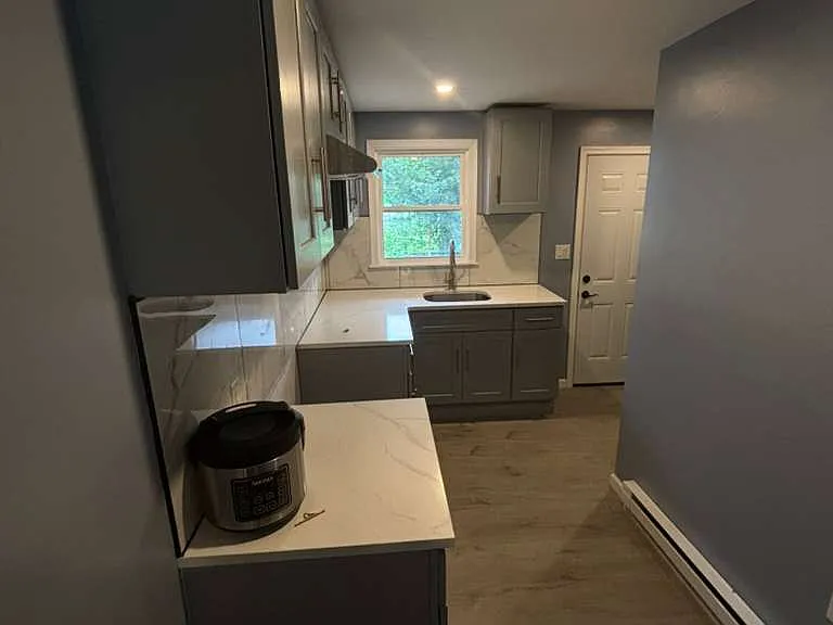 137 W Water St — Photo 16