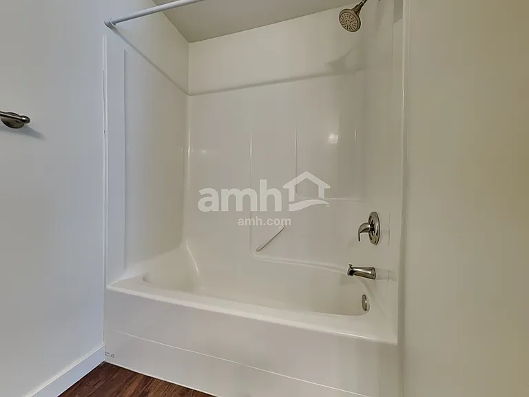 16615 Greenleaf Ave SE — Photo 11