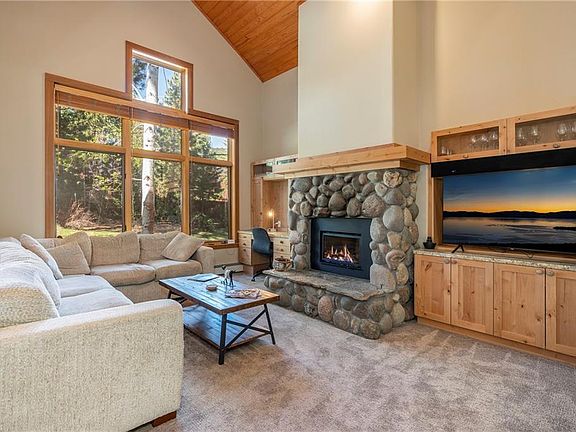 3rd image of 929 Northwood Blvd #84