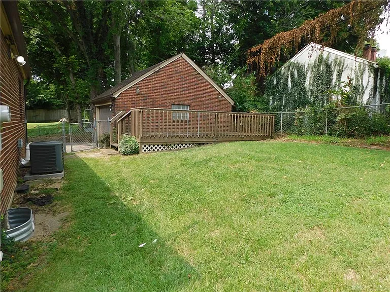 825 Audrey Pl — Photo 24