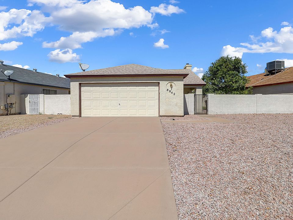 1st image of 8842 W Greenbrian Dr