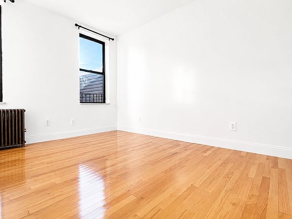 4th image of 149 Leonard St APT 6