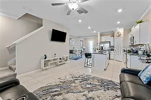 3 bed, 2.5 bath, 1597 sqft, $2,185 — Photo 3