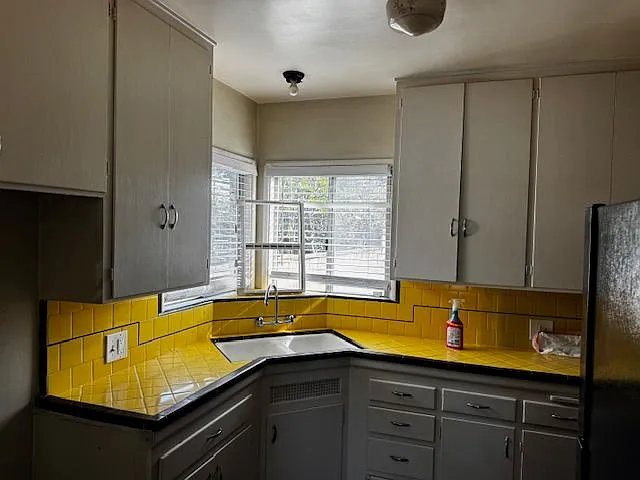 9610 Rosecrans Ave — Photo 7