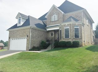 107 Bayberry Ln, Frankfort, KY 40601