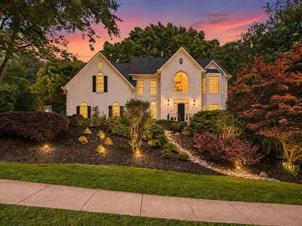 302 Barclay Pl, Woodstock, GA 30189