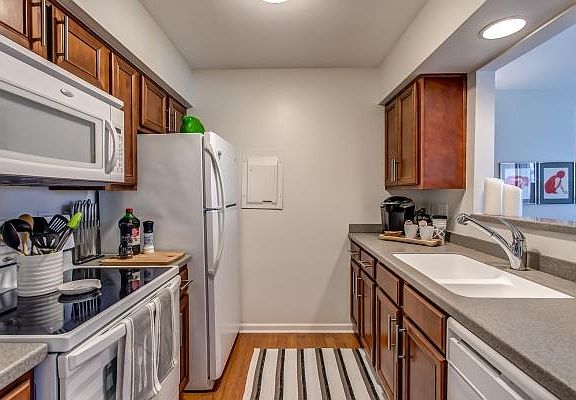 5th image of 1006 1st Ave N