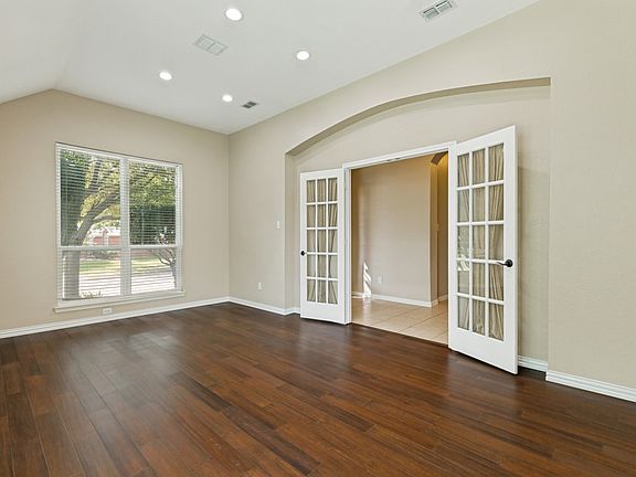 4th image of 8509 Greenfield Dr