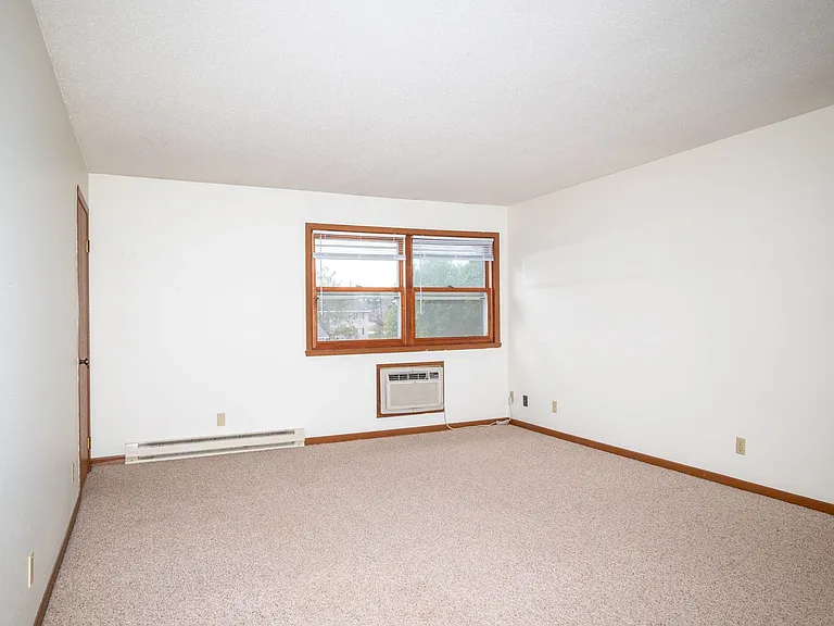 Northtowne Apartments — Photo 14