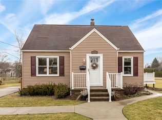 1004 Columbia Ave, Grove City, PA