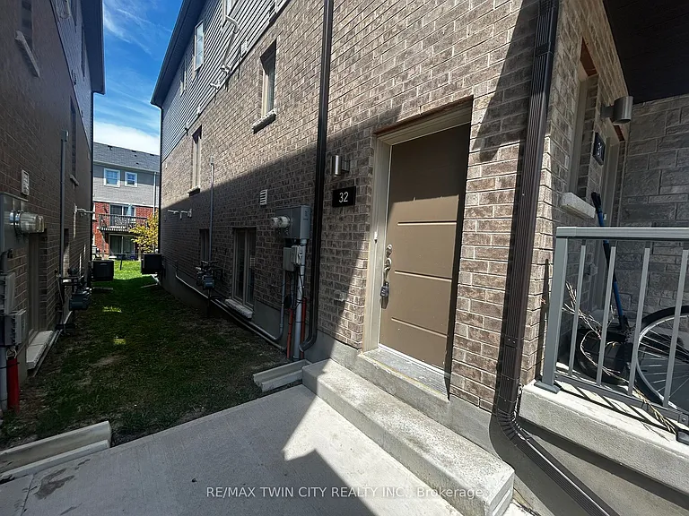 205 W Oak Trl #32 — Photo 14
