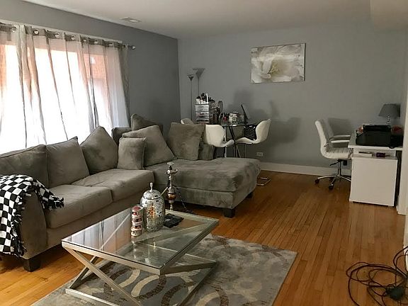 2nd image of 1918 W Touhy Ave APT 4