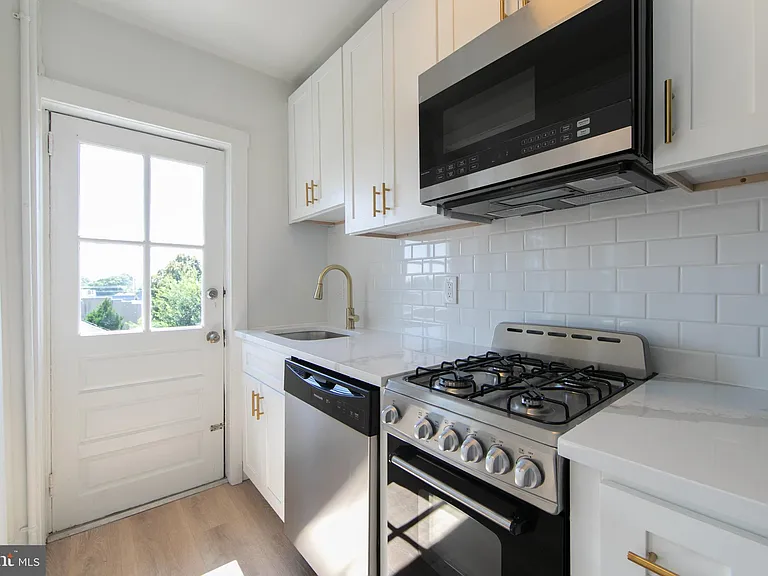 9 E Holly Ave #5 — Photo 6