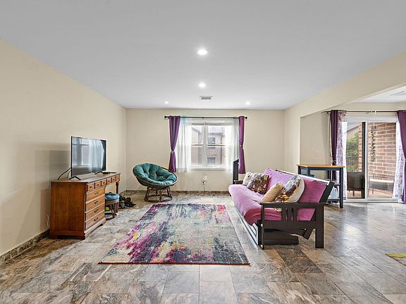 3rd image of 6409 Granton Ave APT 1B