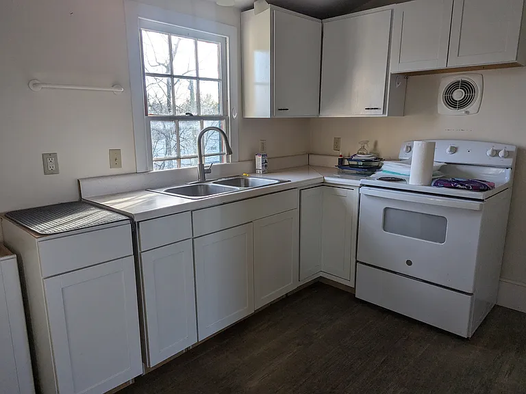 112 Maifield Ave #B — Photo 6