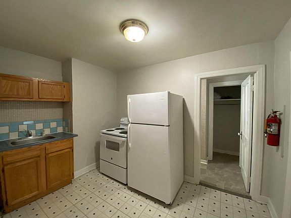 5th image of 24 E Antietam St APT 1