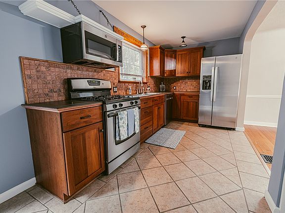 2nd image of 245 Nunda Blvd