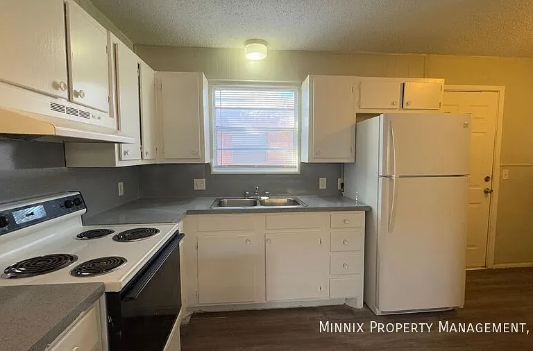 2308 W 16th St #A — Photo 5