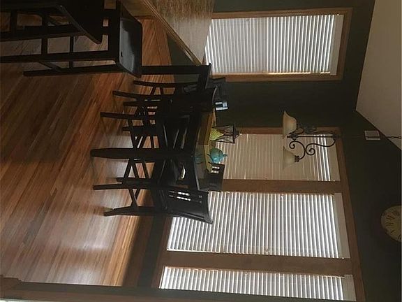 Dining area off kitchen